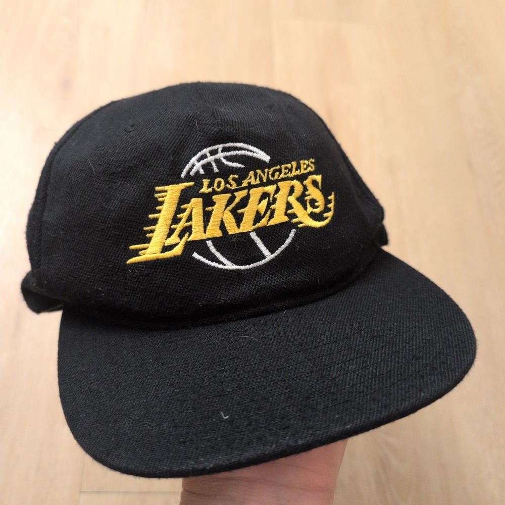 Los Angeles Lakers Snapback Hat Black Embroidered NBA Basketball Cap